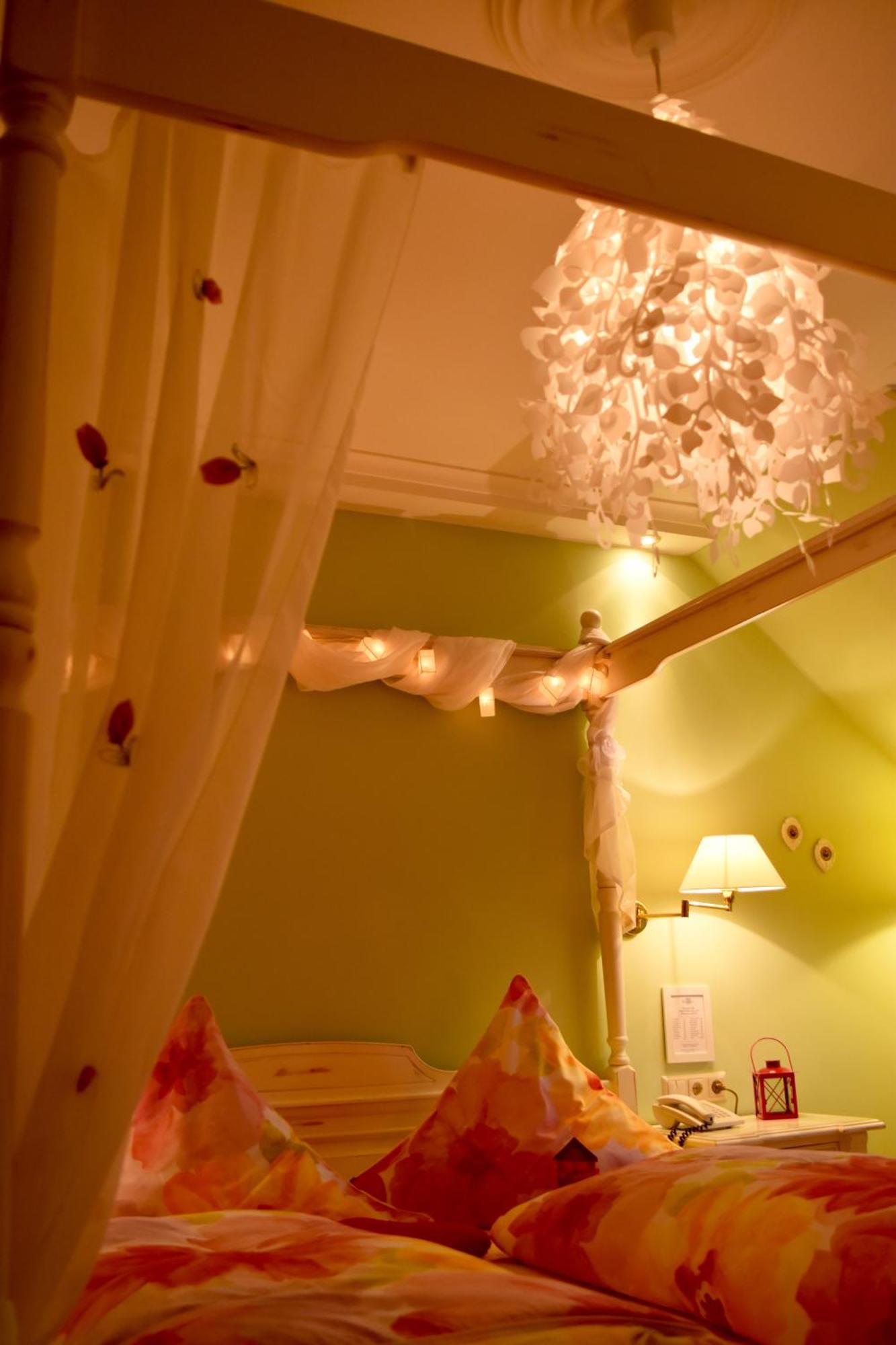 Gastinger Hotel-Restaurant Schmiedefeld am Rennsteig Room photo