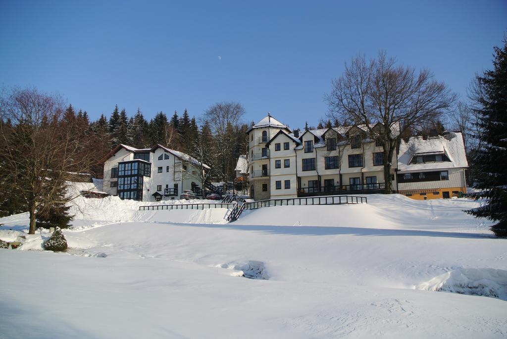 Gastinger Hotel-Restaurant Schmiedefeld am Rennsteig Exterior photo